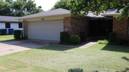 3202 Burgandy Ln, Sherman, TX, 75090-1788 | Card Image