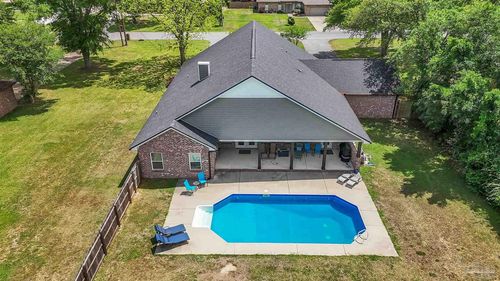 107 Countri Ln, Cantonment, FL, 32533-7118 | Card Image