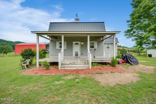 935 Adams Ln, Mooresburg, TN, 37811-5422 | Card Image