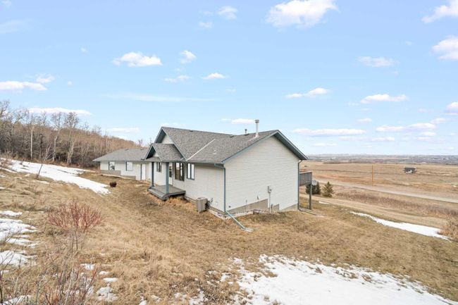 32087 393 Avenue E, Home with 3 bedrooms, 3 bathrooms and 10 parking in Rural Foothills County AB | Image 40