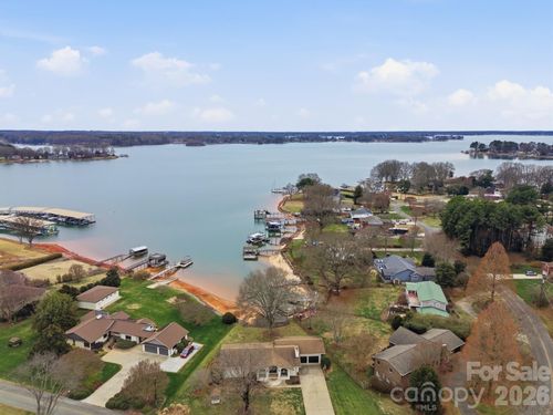 332 Shoreline Loop, Mooresville, NC, 28117-7453 | Card Image
