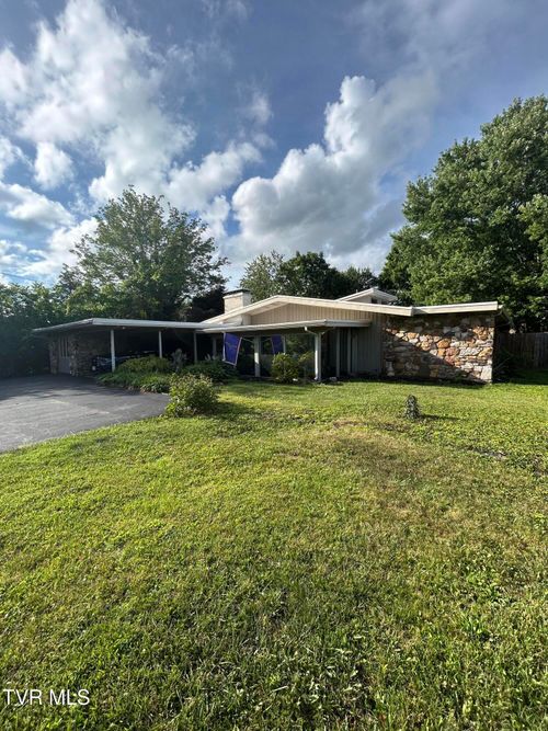 172 Dakota Rd, Bristol, VA, 24201-3395 | Card Image