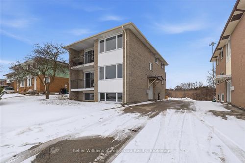 118 Chandler Dr, Kitchener, ON, N2E1G6 | Card Image