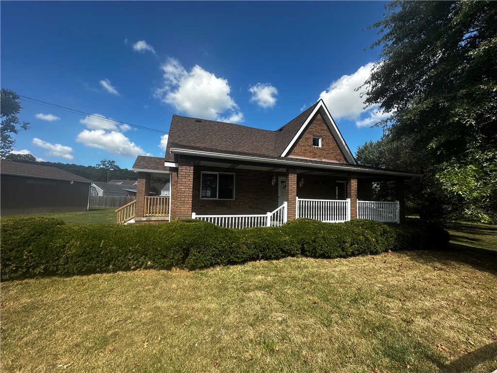 Elmwood Blvd, Darlington, PA 16115