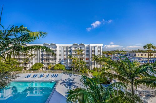 512-492 Nw 165th Street Rd, Miami, FL, 33169-6464 | Card Image