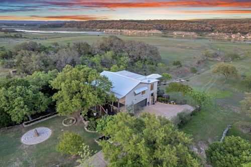 527 Lost Cove Dr, Spicewood, TX, 78669-4094 | Card Image