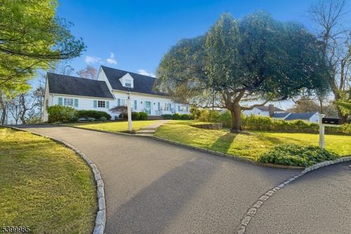 473 Bayberry Ln, Mountainside, NJ, 07092-1402 | Card Image