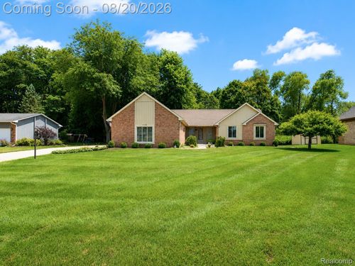 1129 S Lake Valley Dr, Fenton, MI, 48430-1243 | Card Image