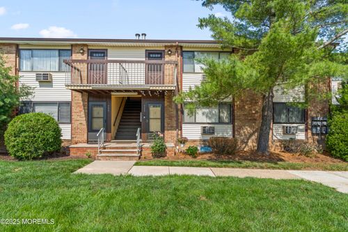 733 Cricket Ln, Woodbridge, NJ, 07095-1560 | Card Image