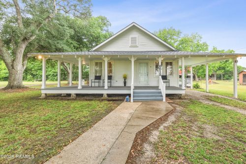 8512 Jefferson Island Rd, New Iberia, LA, 70560-9226 | Card Image