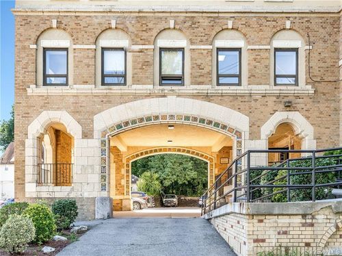 5g-1 Elm St, Eastchester, NY, 10707-3925 | Card Image