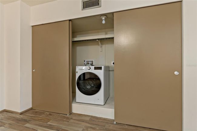 APT-27 - 2071 Australia Way W, Condo with 2 bedrooms, 2 bathrooms and null parking in CLEARWATER FL | Image 25