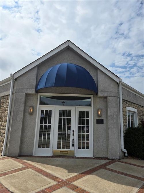 676 Se Bayberry Ln, Lee's Summit, MO, 64063-4389 | Card Image