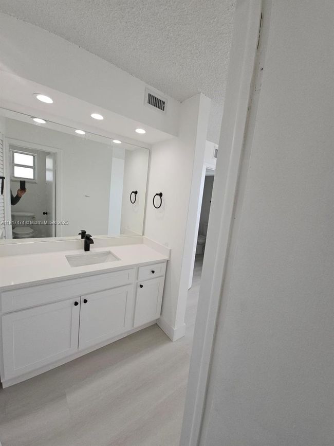 APT-505 - 8101 Crespi Blvd, Condo with 1 bedrooms, 2 bathrooms and null parking in Miami Beach FL | Image 9