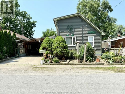 419 Emily St, Wallaceburg, ON, N8A4K4 | Card Image