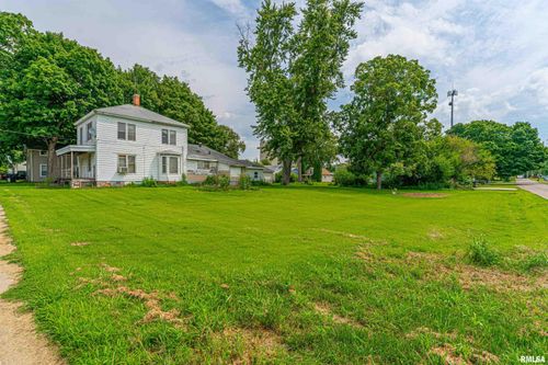 610 S Locust St, Delavan, IL, 61734-9401 | Card Image