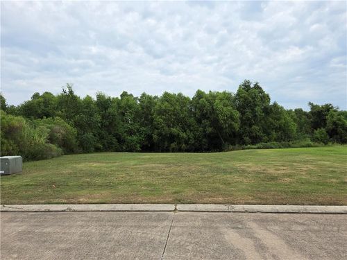 6041 S Muirfield Cir, New Orleans, LA, 70128-3656 | Card Image