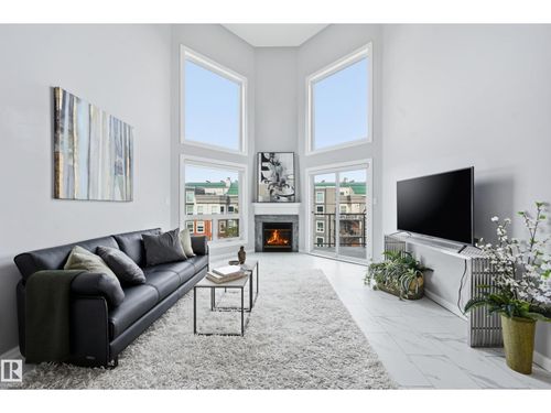 7905 96 St Nw, Edmonton, AB, T6C4R3 | Card Image
