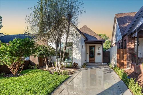 819 N Fairview St, Burbank, CA, 91505-3004 | Card Image