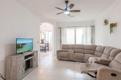 6112 Seminole Gardens Circle, Townhouse with 2 bedrooms, 2 bathrooms and null parking in Palm Beach Gardens FL | Image 3