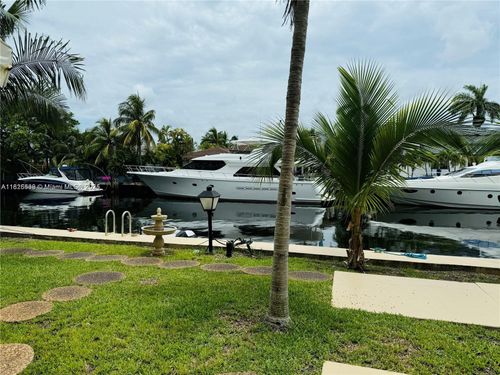apt-2q-2935 Ne 163rd St, North Miami Beach, FL, 33160-4451 | Card Image