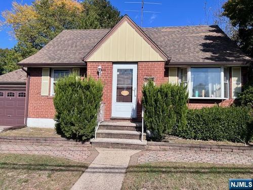 195 River Ln, New Milford, NJ, 07646-3126 | Card Image