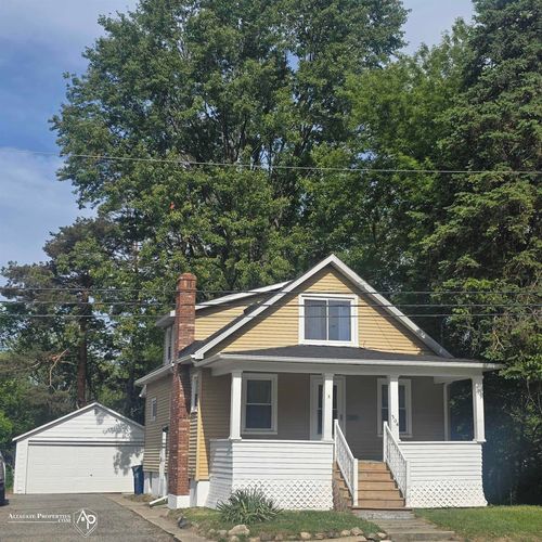 304 S State Rd, Davison, MI, 48423-1510 | Card Image