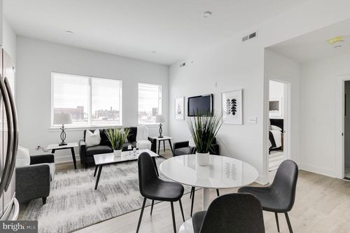 apt-216-2201 Washington Ave, PHILADELPHIA, PA, 19146-2572 | Card Image