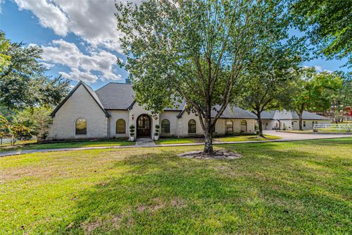 15569 Crown Oaks Dr, Montgomery, TX, 77316-9632 | Card Image