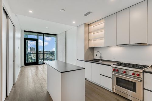 1911-610 Davis St, Austin, TX, 78701 | Card Image
