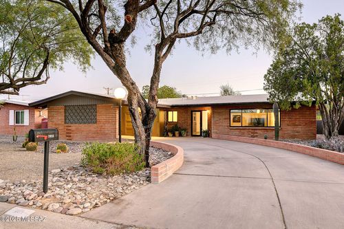 2031 E La Madera Dr, Tucson, AZ, 85719-2885 | Card Image