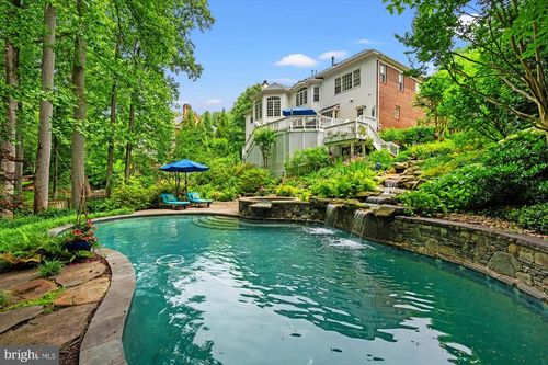1106 Hobnail Ct, Great Falls, VA, 22066-2033 | Card Image