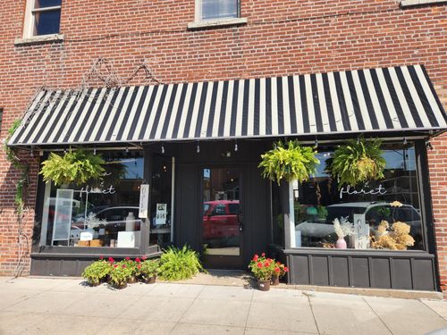 222 Main - Floral Shop Building Avenue S, Park Rapids, MN, 56470 | Card Image