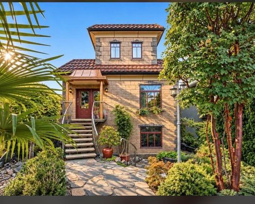 368 E 33rd Avenue, Vancouver, BC, V2Z2Z9 | Card Image