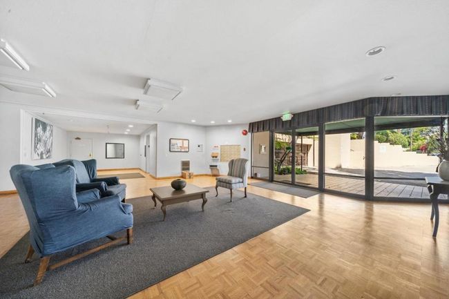 UNIT-107 - 425 N El Camino Real, Condo with 2 bedrooms, 2 bathrooms and 1 parking in San Mateo CA | Image 35