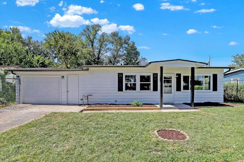 834 Center St, Martinsville, IN, 46151-2921 | Card Image