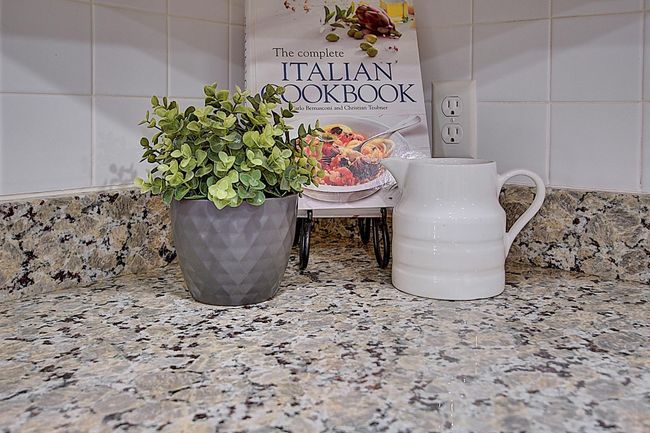 Kitchen - Granite Counters | Image 6