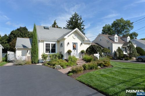 36 Manor Ave, Pompton Plains, NJ, 07444-1738 | Card Image