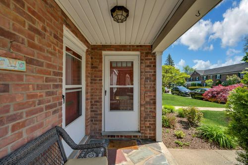 45-45 Robins Cres, New Rochelle, NY, 10801-1003 | Card Image