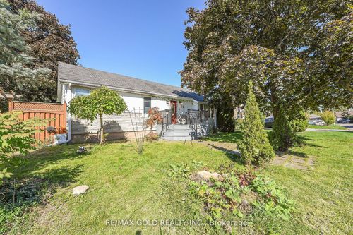 13 Foster Rd, Mississauga, ON, L4T1C3 | Card Image