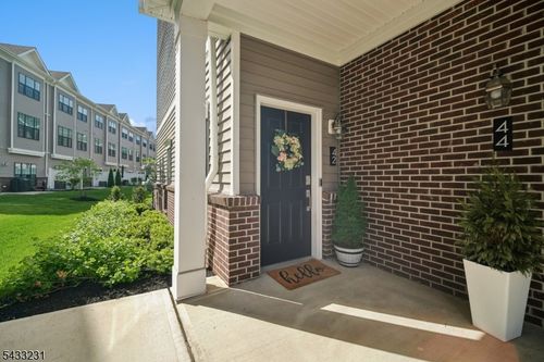 42-42 Harvest Way, Little Falls, NJ, 07424-1272 | Card Image