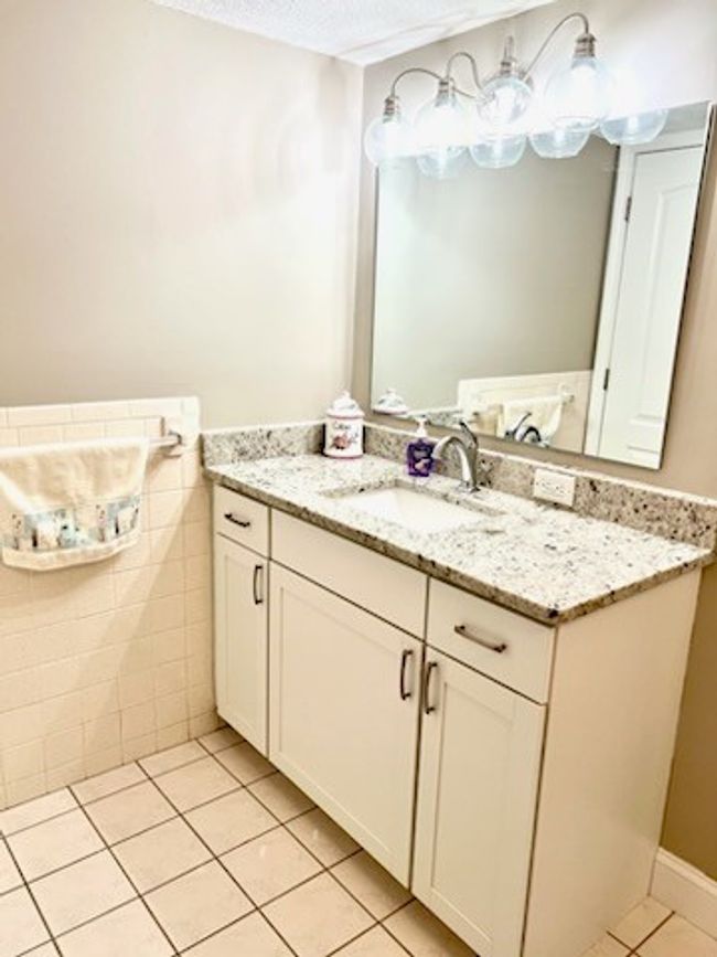 APT-106 - 200 Hoffman Ave, Condo with 2 bedrooms, 2 bathrooms and 3 parking in Cranston RI | Image 21