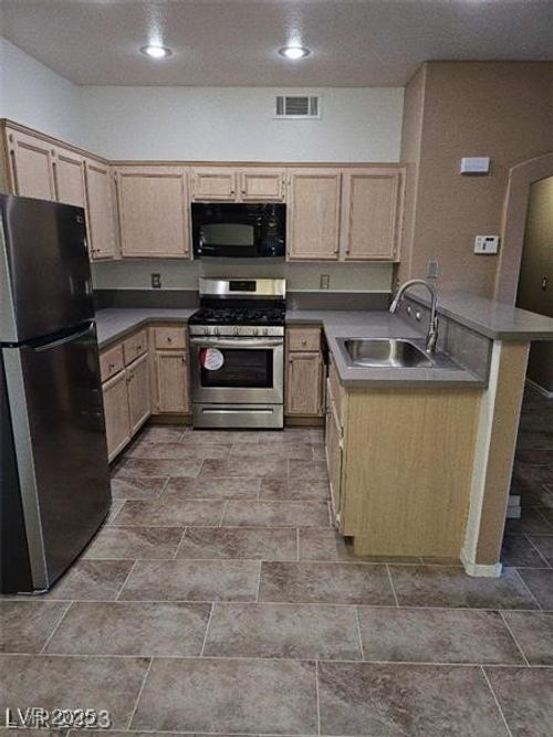 apt-212-2201 Ramsgate Dr, Henderson, NV, 89074-6113 | Card Image