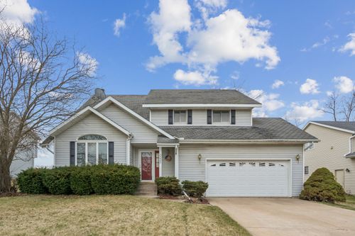 3222 Tower Ct, Clinton, IA, 52732-1572 | Card Image