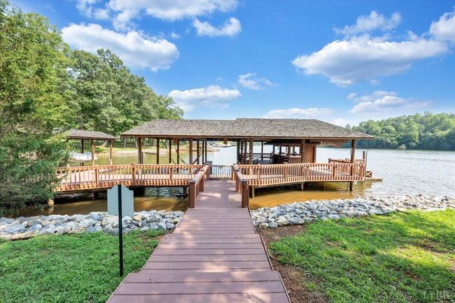 103 Crestview Road, House other with 2 bedrooms, 2 bathrooms and null parking in Wirtz VA | Image 27