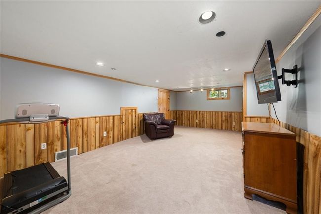 6 Karen Ave, House other with 3 bedrooms, 2 bathrooms and 3 parking in Medway MA | Image 25