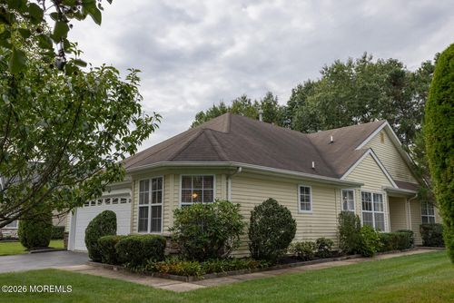10 Wellington Ln, Lakewood, NJ, 08701-5736 | Card Image