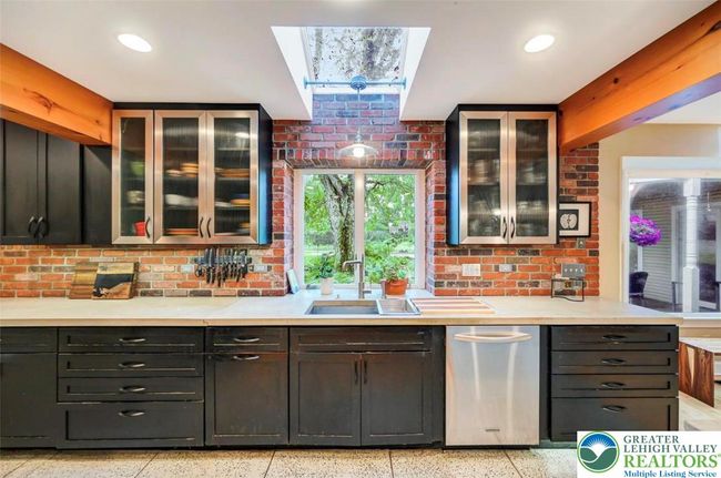 938 Meadow Cir, House other with 5 bedrooms, 5 bathrooms and null parking in BETHLEHEM PA | Image 25