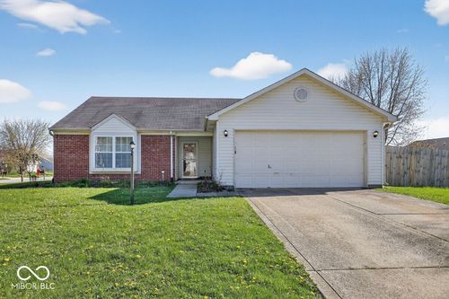 6415 Angel Falls Dr, Noblesville, IN, 46062-8110 | Card Image