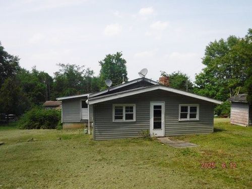 822 Robin Rd, Loyalhanna, PA, 15681-3410 | Card Image